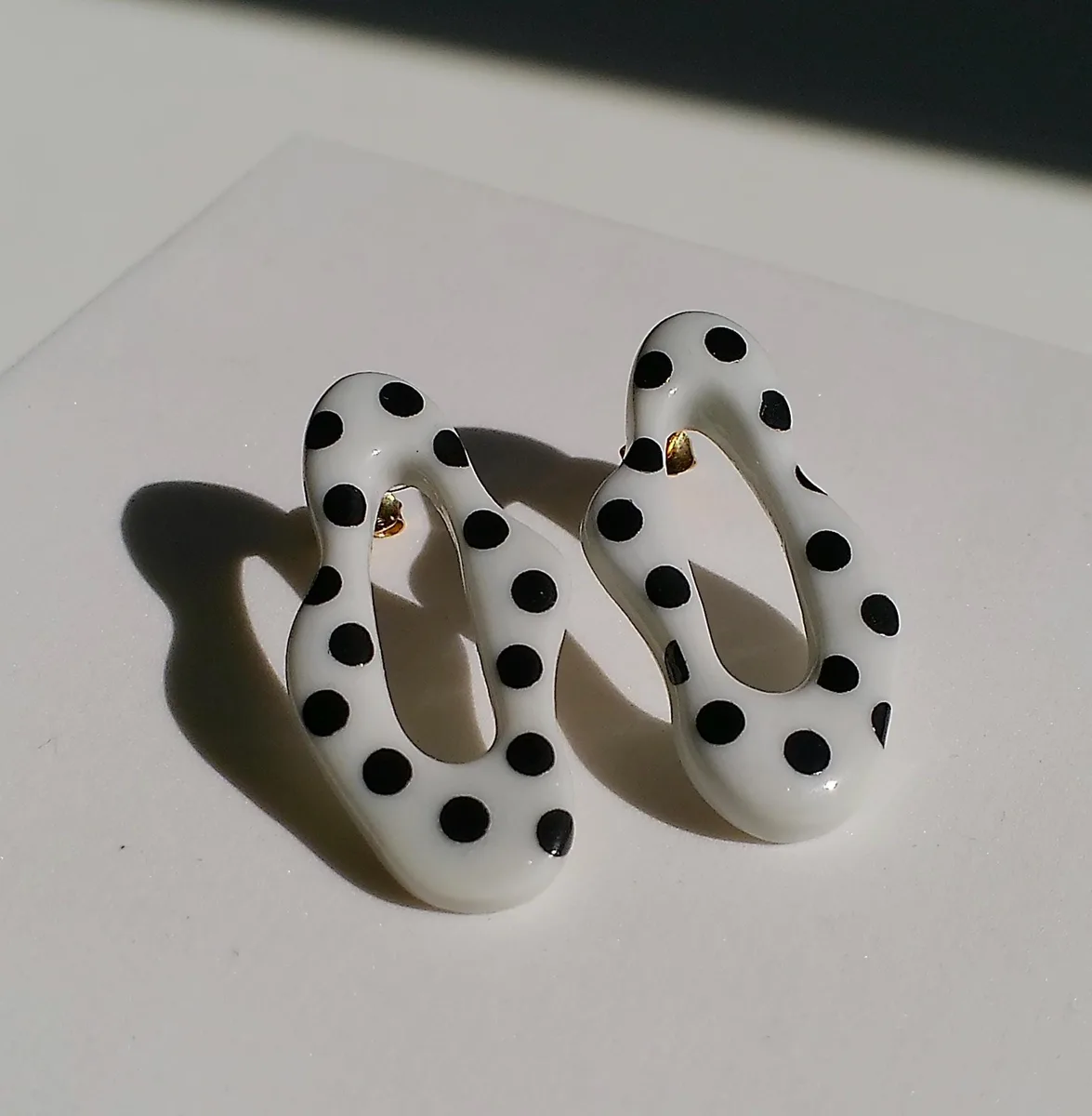 Organic earrings · free form